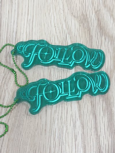 FOLLOW 日巡吊飾 八 率 燦