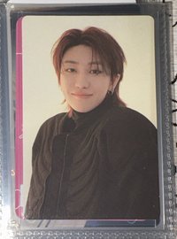 follow again黃背景正臉
