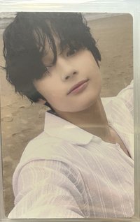 海邊陽光大男孩
