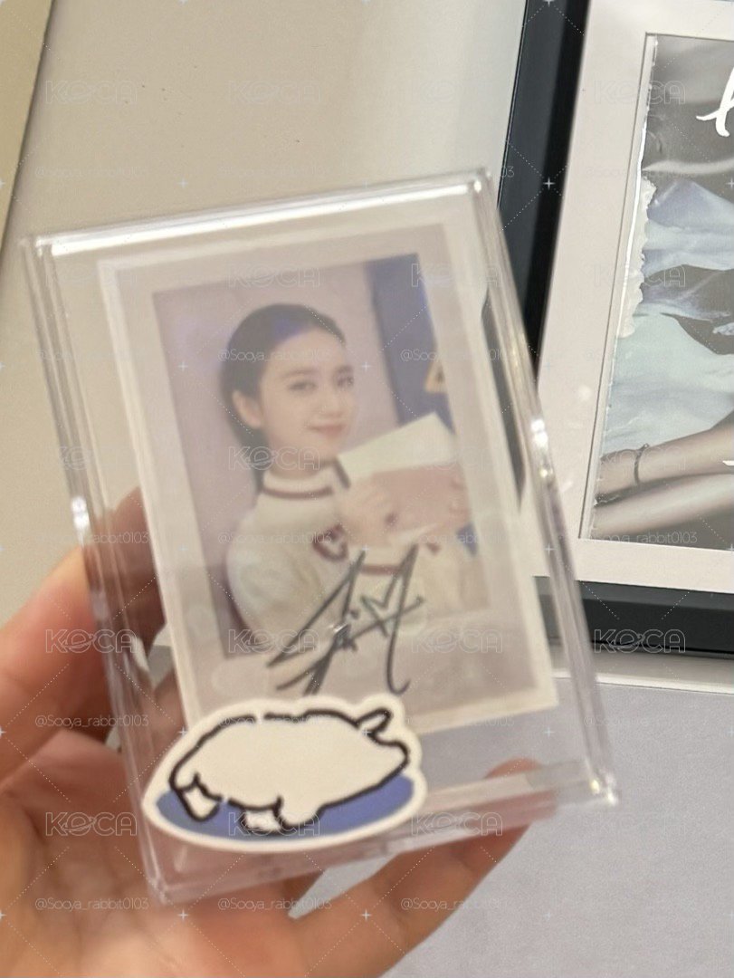 Jisoo 親簽拍立得小卡