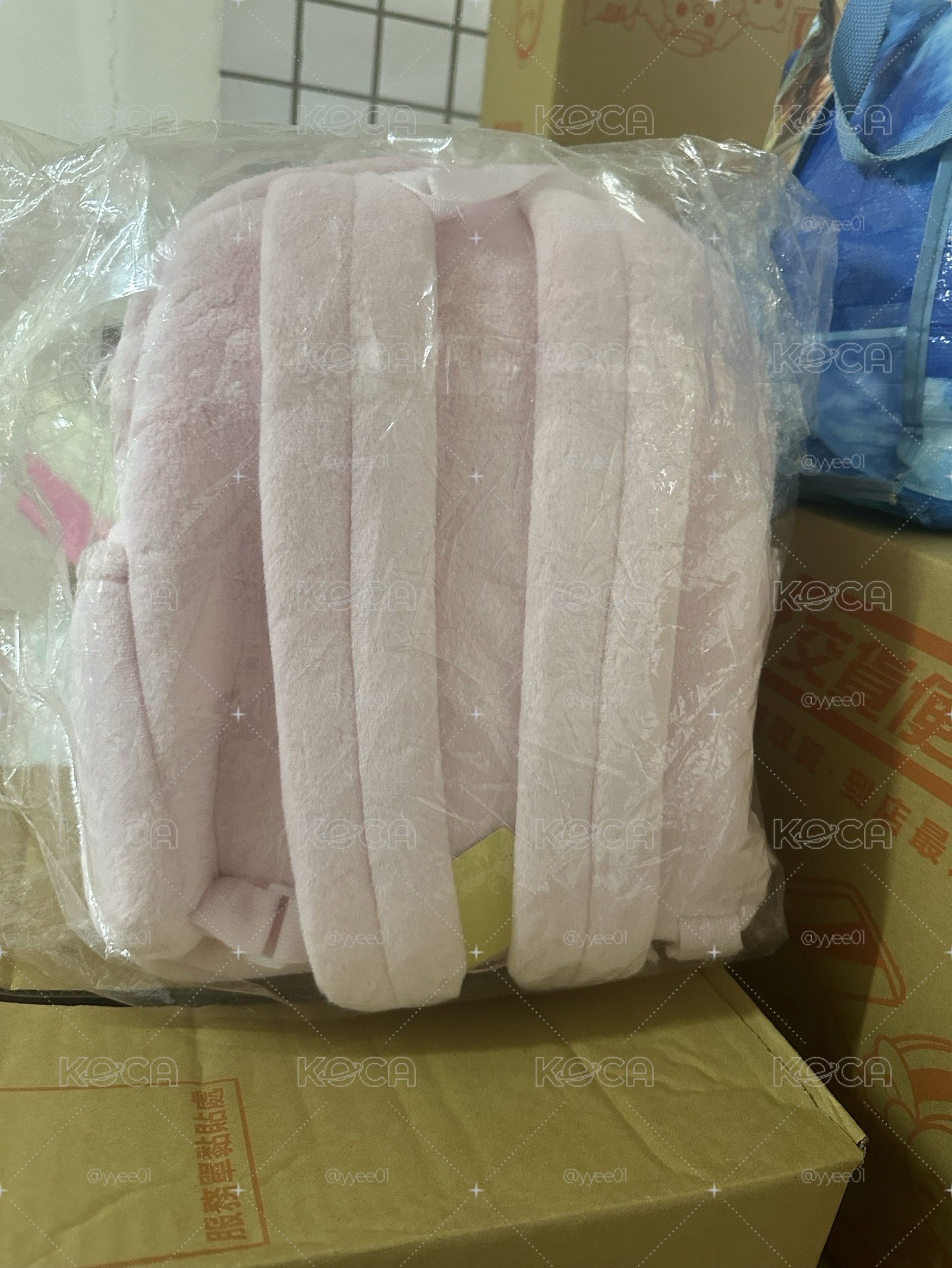 IVE怜草莓包全新未拆（有證件組草莓頭套）