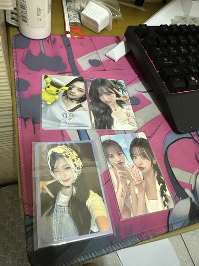 IVE張員瑛安俞真小卡
