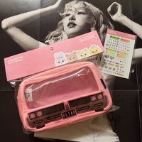 DEADLINE快閃週邊全新未拆娃包+貼紙