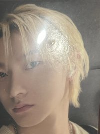 線上5.0（卡背有凹陷，因此卡面頭髮處有凸起，對光才看得到