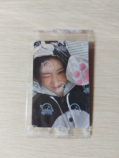 ITZY 全員特典現貨1️⃣(請先閱讀完內文再下單)(需演唱會前收到記得備註！)