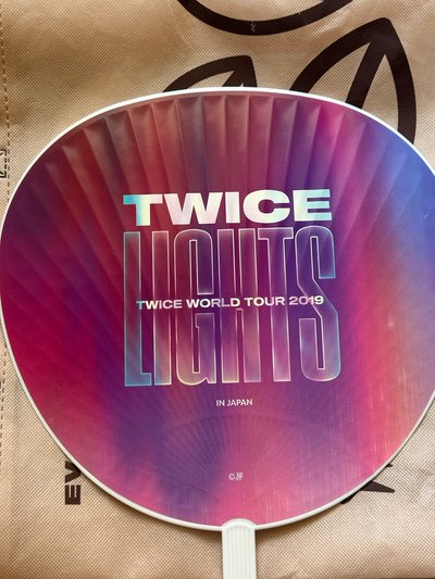 TWICE tzuvely 三巡 扇子 子瑜 tzuyu 