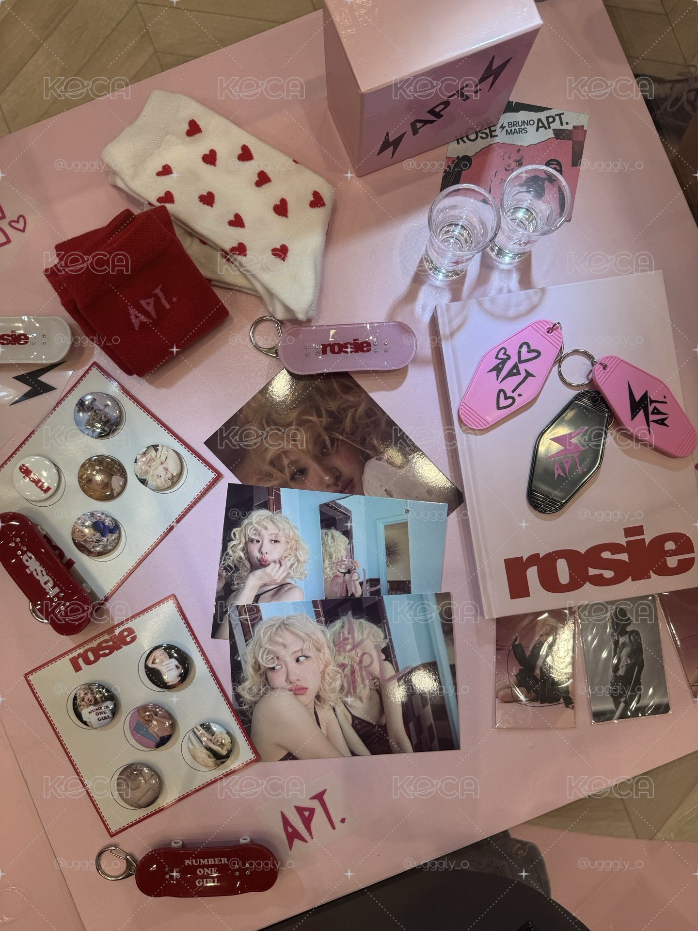 Rosé 滑板吊飾盲盒