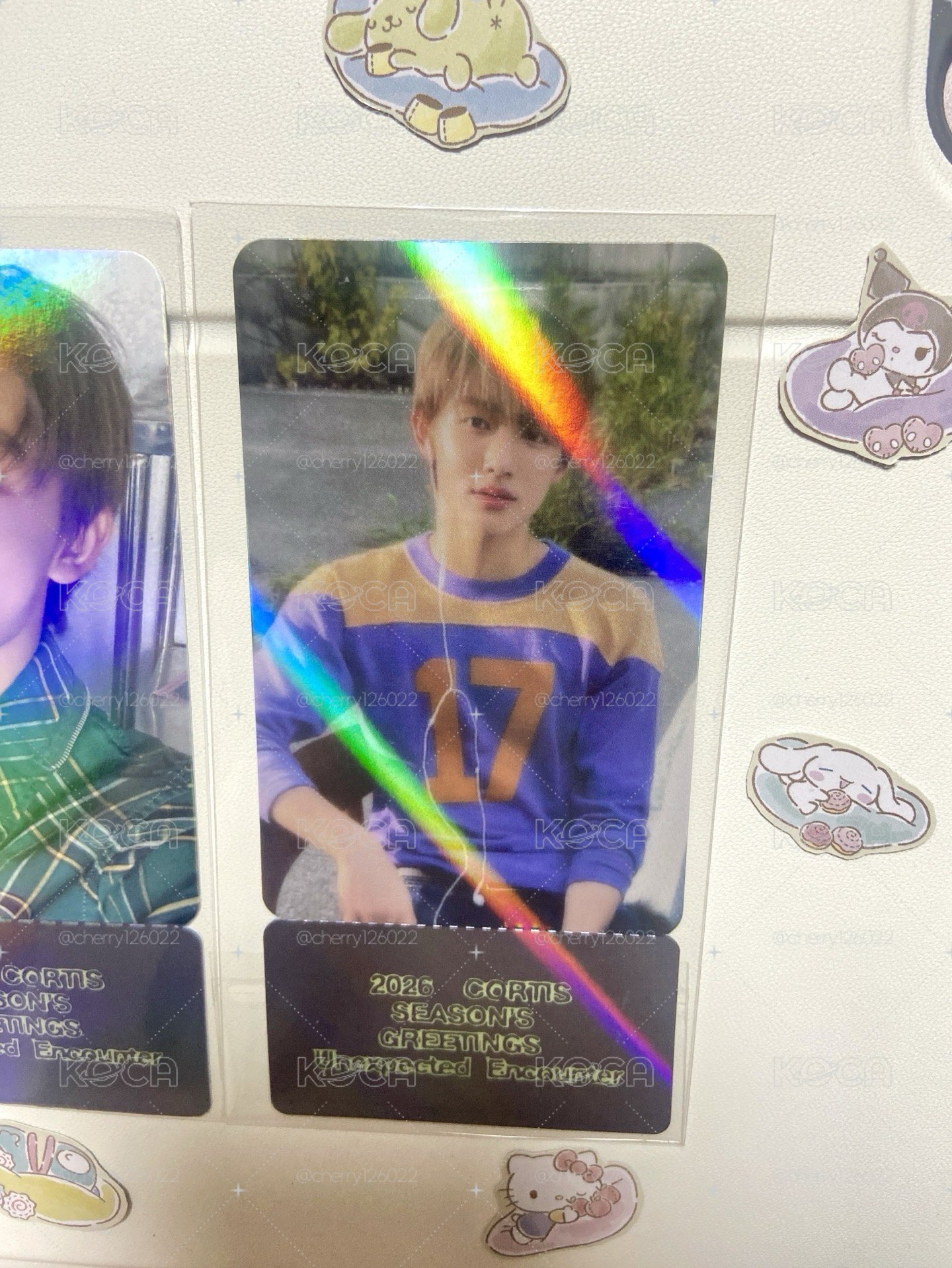 超級閃亮滿額卡✨ 剛出道還乖乖的（？）嚴咪 太閃太難拍了🤣