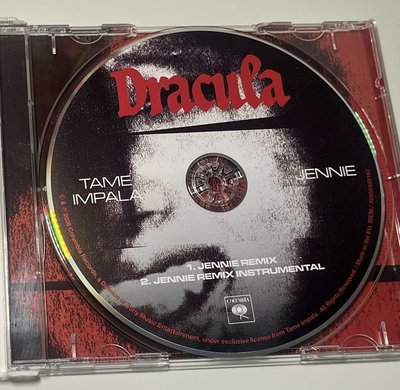 《Dracula (JENNIE Remix)》歐洲限定 CD 贈拍立得