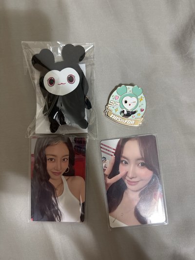 新國立南徽章、新國立滿額桃效、黑lovely指娃