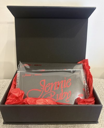 Jennie名創聯名小卡套裝-黑