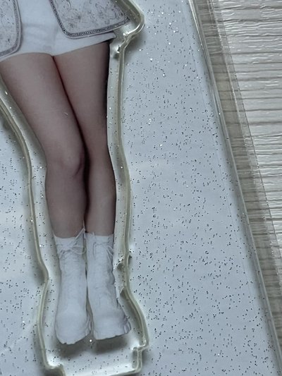 日巡怜立牌