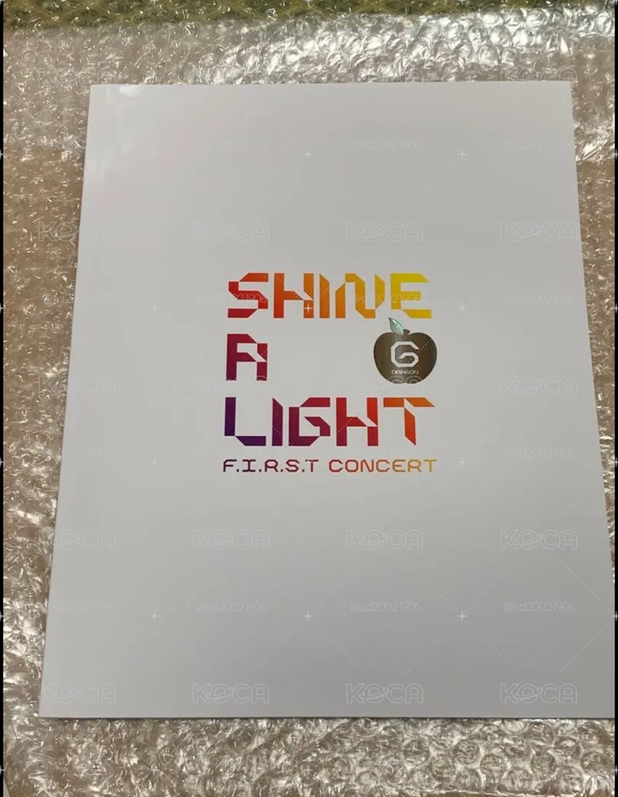 G-DRAGON 2009Shine a Light 寫真書