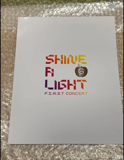 G-DRAGON 2009Shine a Light 寫真書