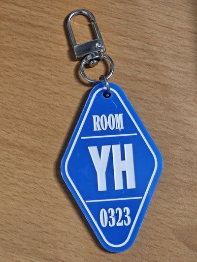 8room 吊飾 潤 含卡