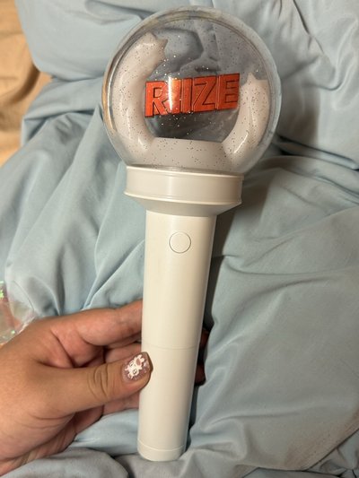 RIIZE 二手手燈（無盒 ）橘色蝴蝶結贈送的🫰🏻