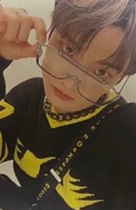 SHE'S THE BOSS 專輯卡 