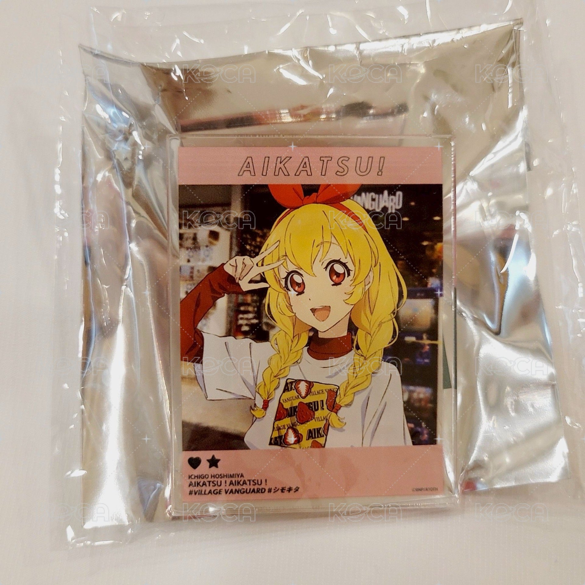 莓 壓克力徽章