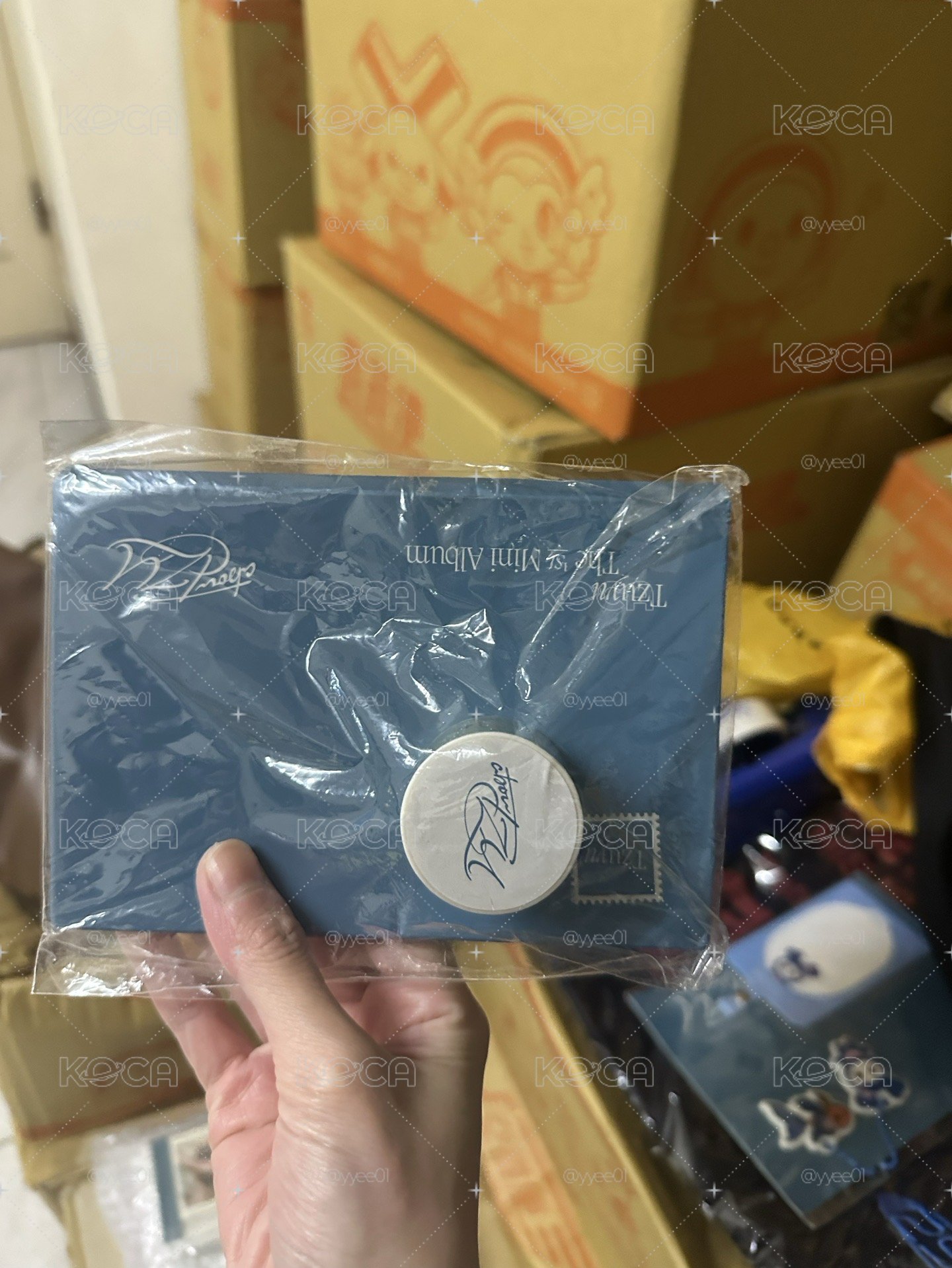 周子瑜週邊（香港雜誌+手機墊片+紙膠帶+拍立得）