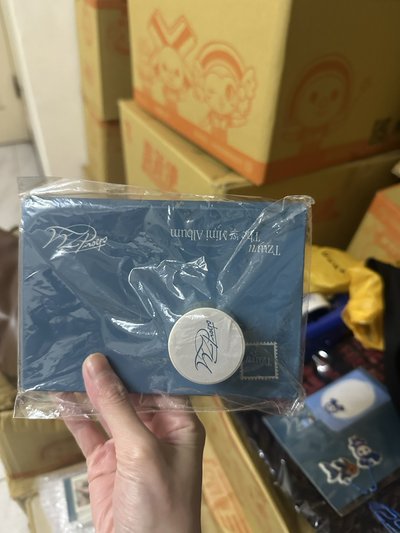周子瑜週邊（香港雜誌+手機墊片+紙膠帶+拍立得）
