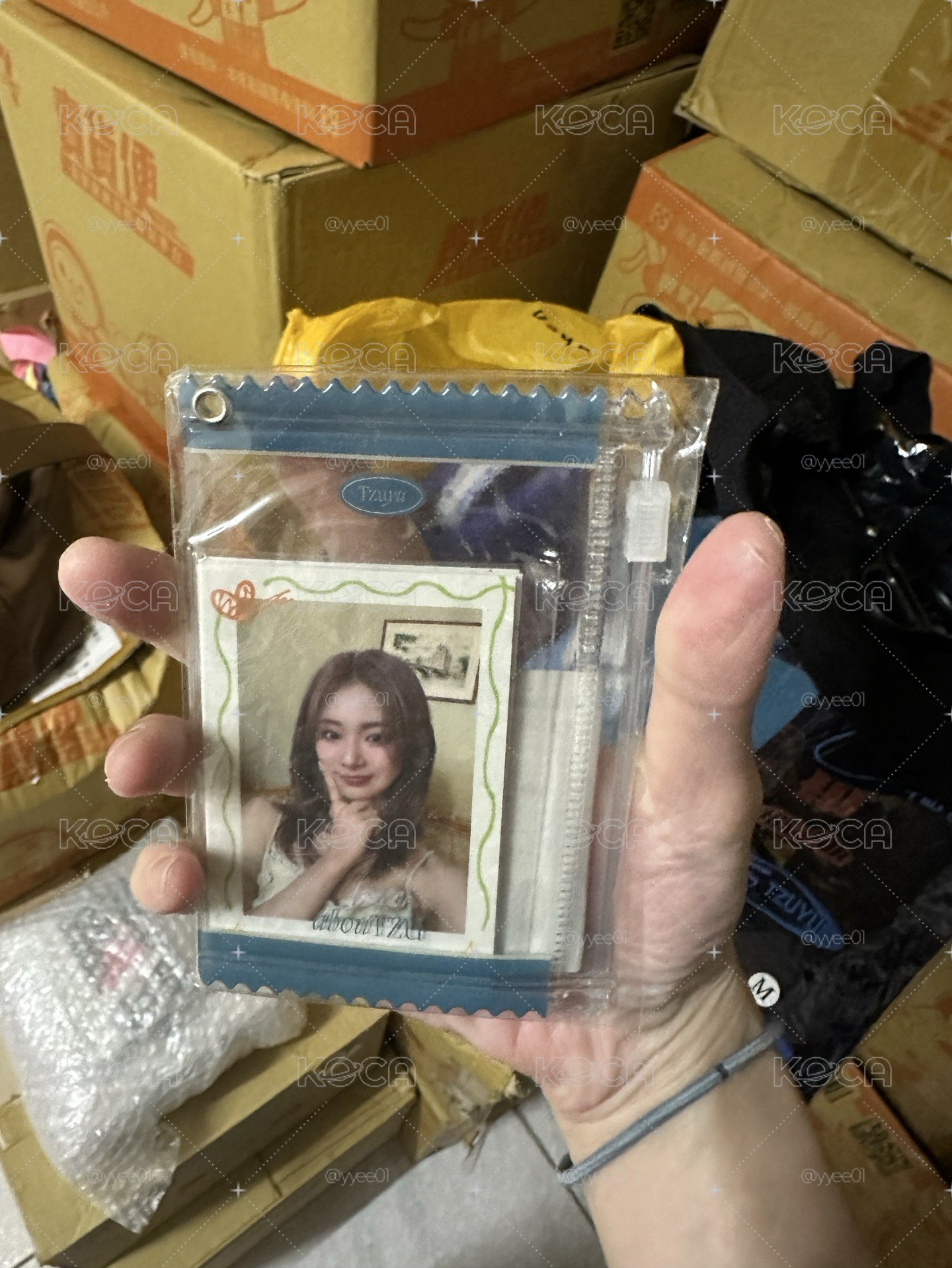 周子瑜週邊（香港雜誌+手機墊片+紙膠帶+拍立得）