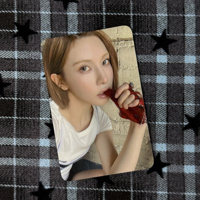 咬手套裴