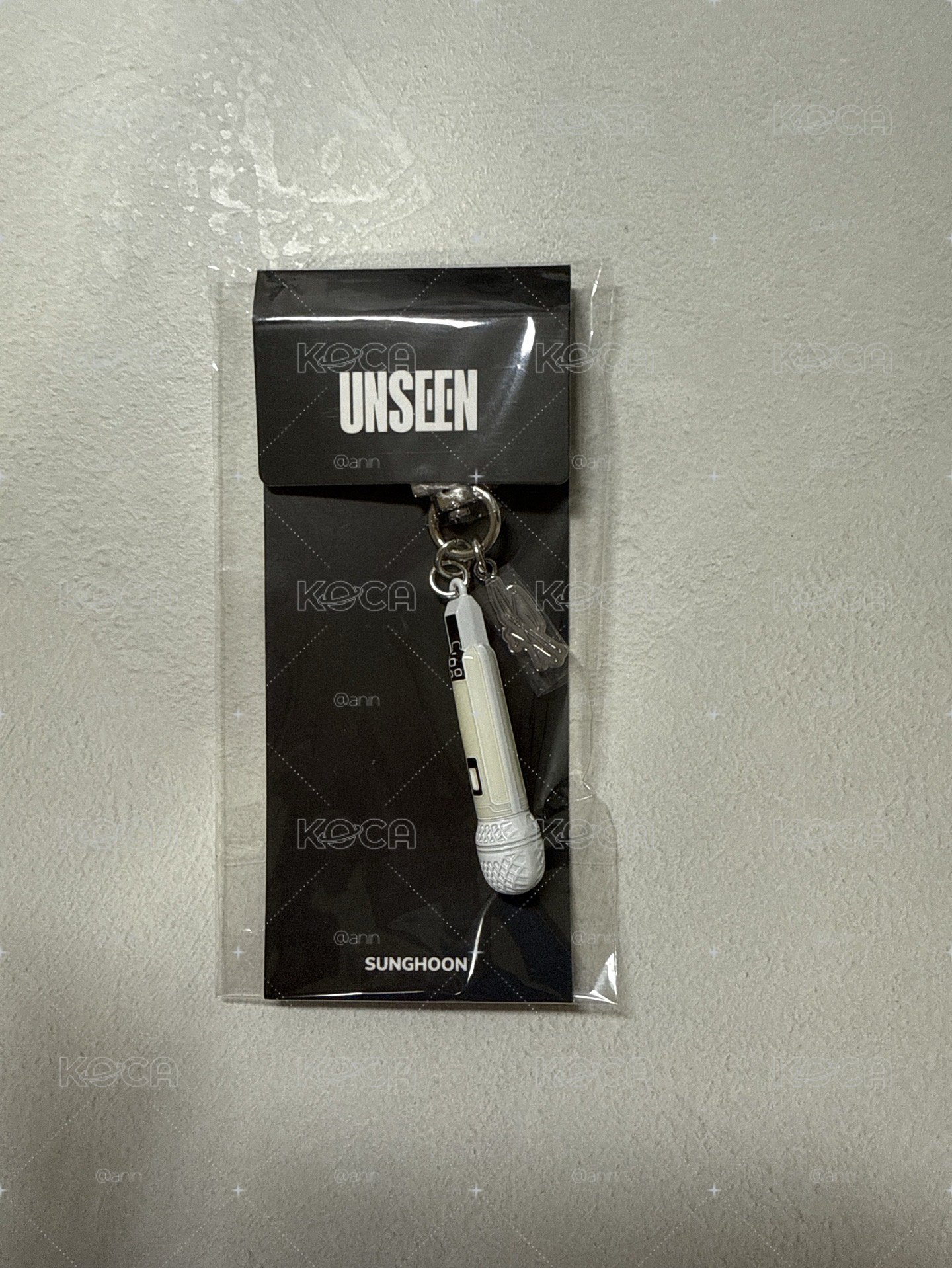 unseen訓麥克風吊飾