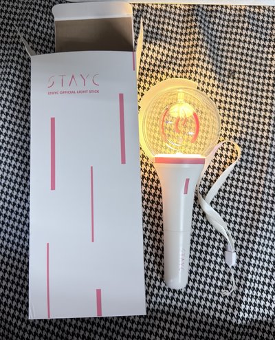 （現貨 一日左右寄出）STAYC 手燈 應援手燈 一代手燈 應援棒