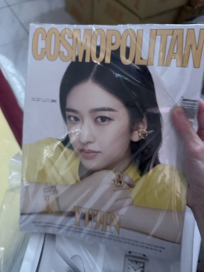 IVE安俞真雜誌