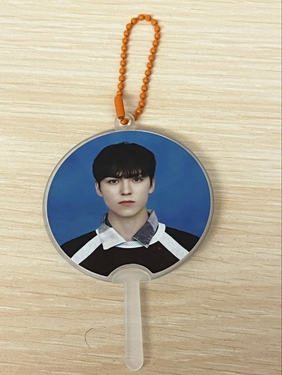 VERNON 小扇 2025CARATLAND