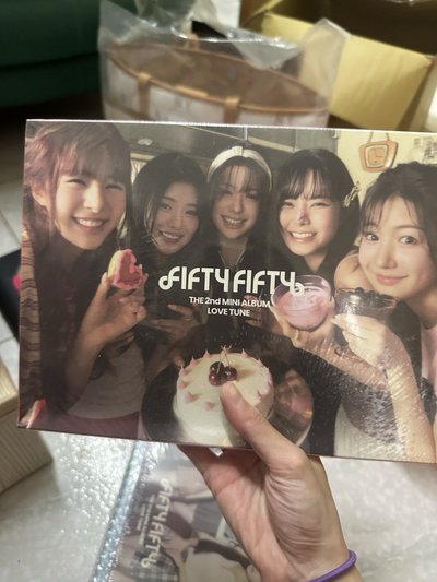 fifty fifty小盤（2026年曆 +重組未拆一套+the fifty專輯一本）
