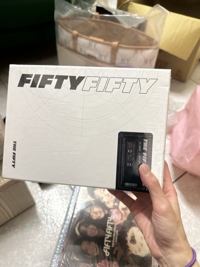 fifty fifty小盤（2026年曆 +重組未拆一套+the fifty專輯一本）