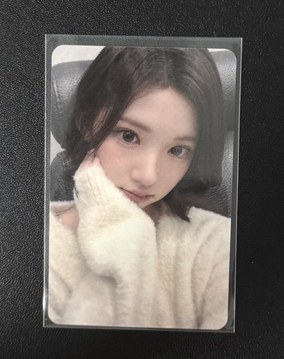 sr白毛衣jiwoo單出送卡