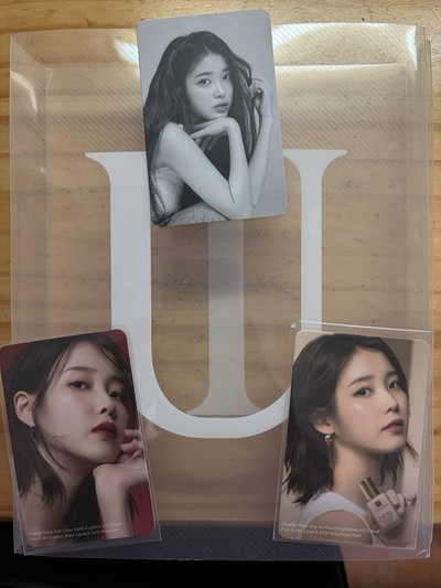IU April 銀卡冊 含小卡 送雅詩蘭黛一組