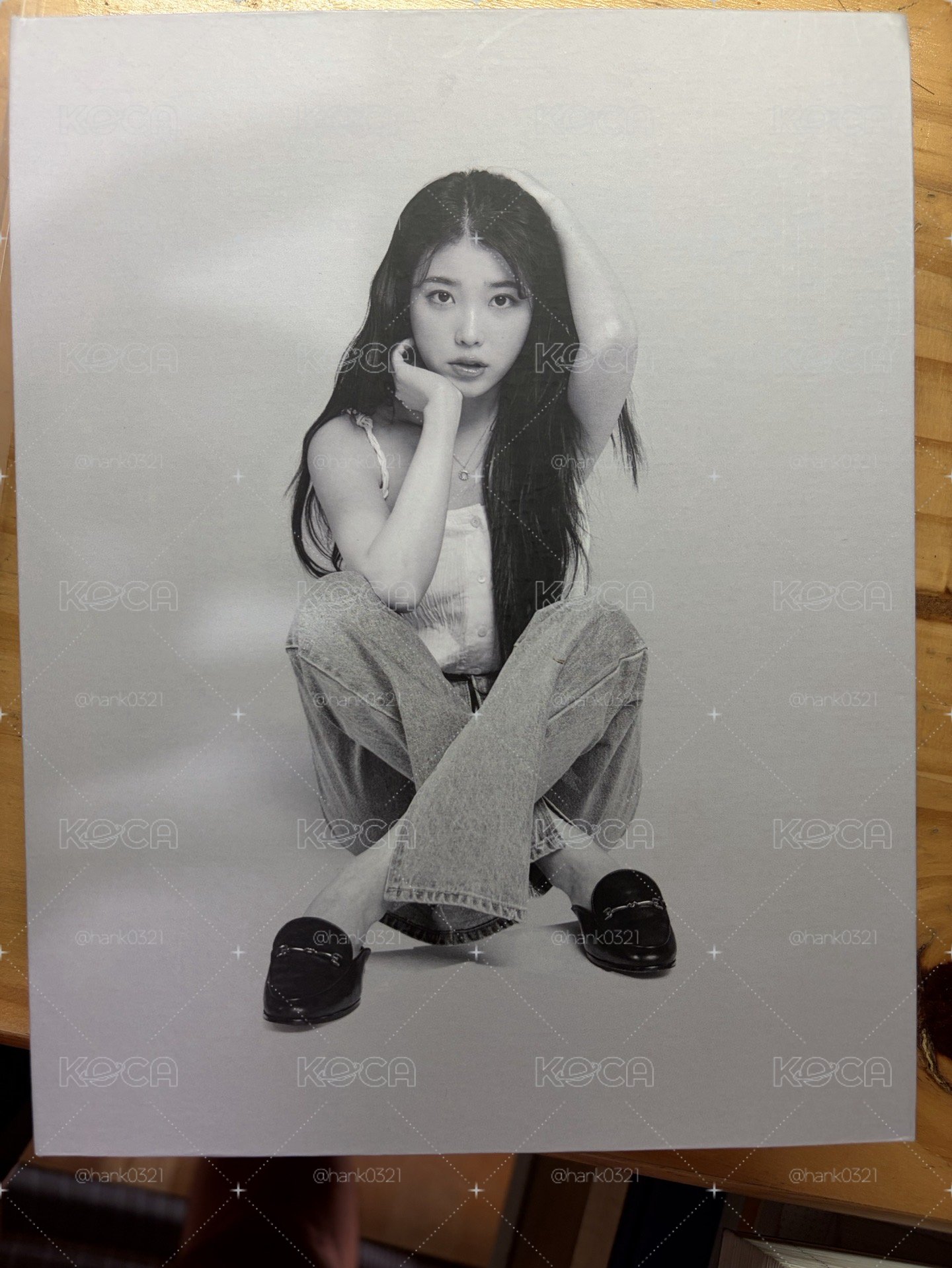 IU April 銀卡冊 含小卡 送雅詩蘭黛一組