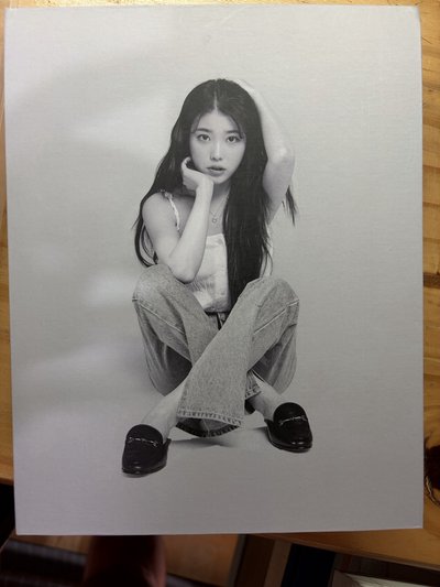 IU April 銀卡冊 含小卡 送雅詩蘭黛一組