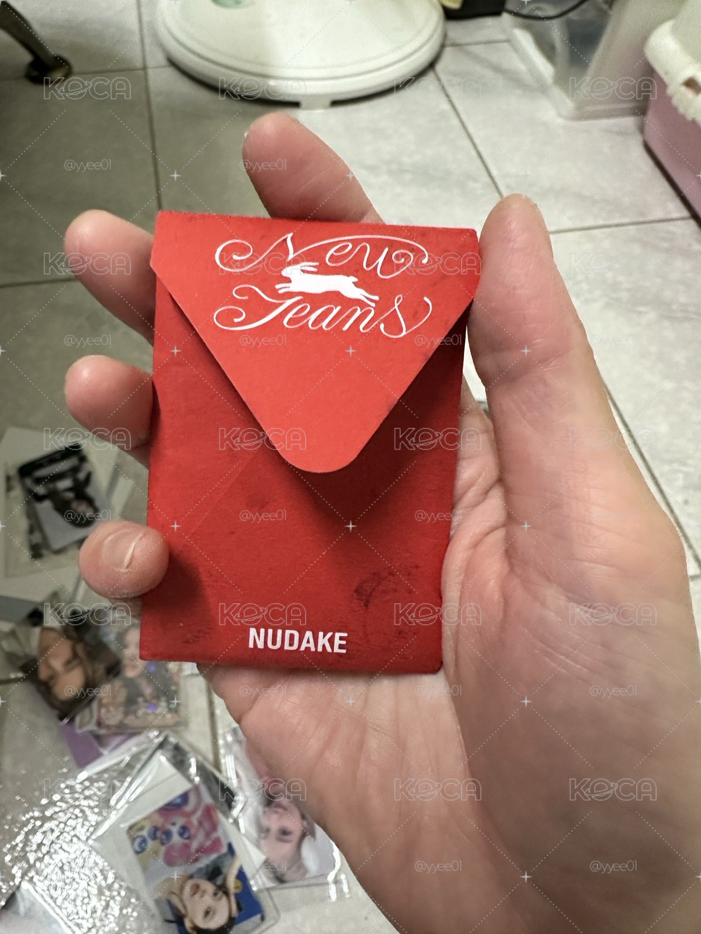 NewJeans haerin美國雜誌+how sweet團封+筆+手機支架*2（拆售）