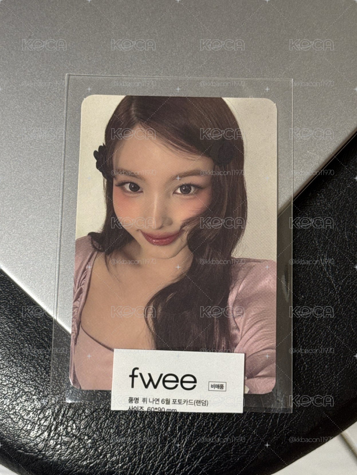 NAYEON X FWEE 代言卡
