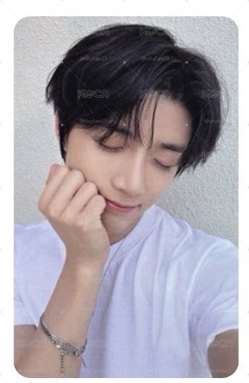 TXT 閉眼圭