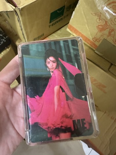 Blackpink Jisoo專輯寫真書盤售