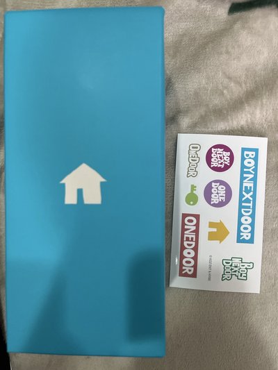 一代明明+二代明明+中毒明明+手燈含底座（有首批特典貼紙）+Fan Meeting寫真