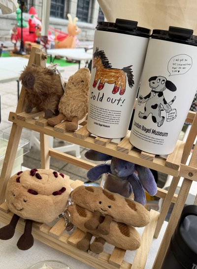 Jellycat 蔓越莓娃娃