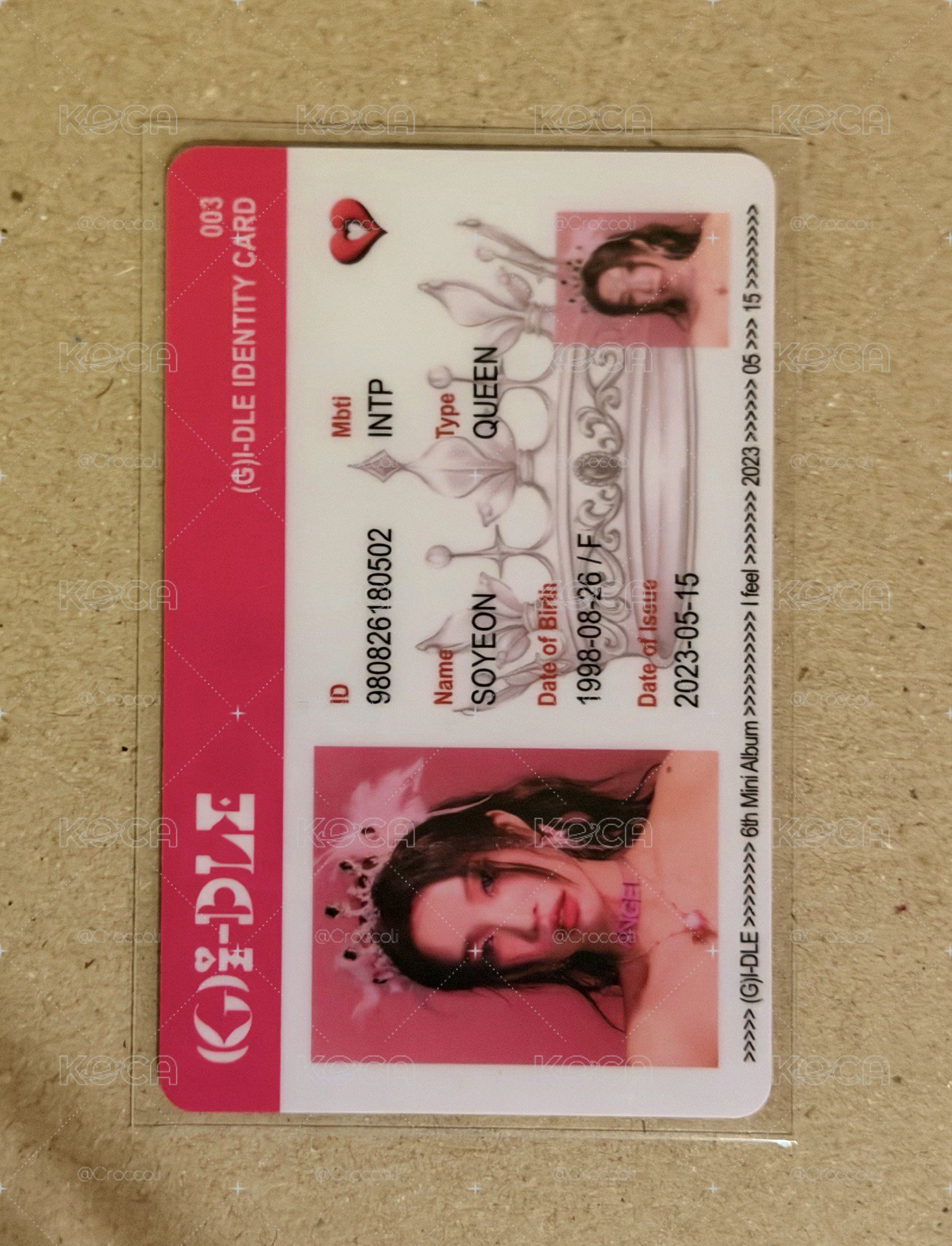 Soyeon I feel ID Card （證件照旁刮損）
