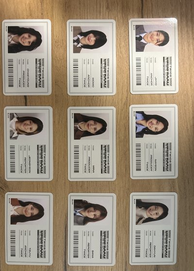  TWICE [ NEWS ROOM ] 2024 SEASON’S GREETINGS 年曆組合