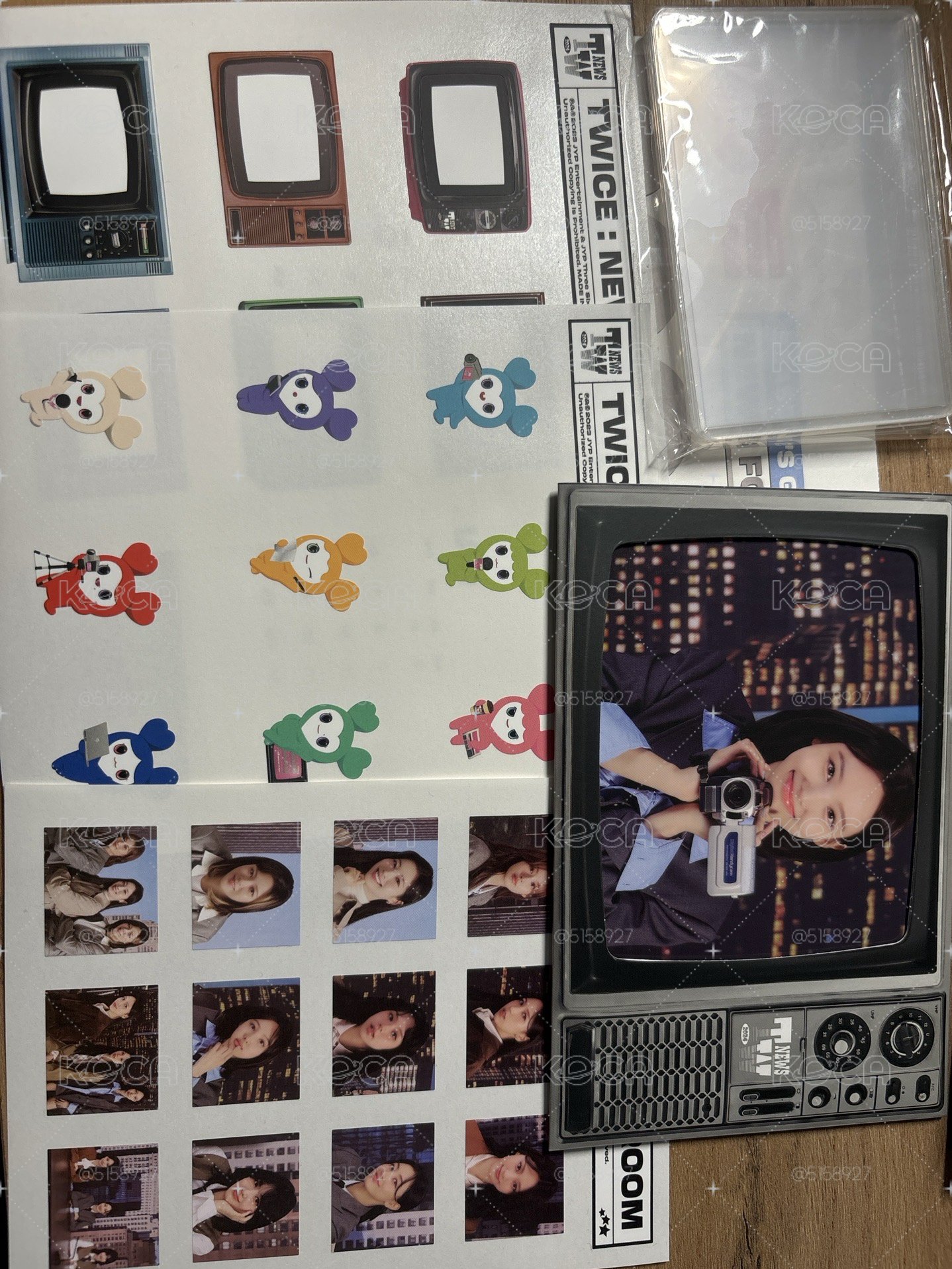  TWICE [ NEWS ROOM ] 2024 SEASON’S GREETINGS 年曆組合