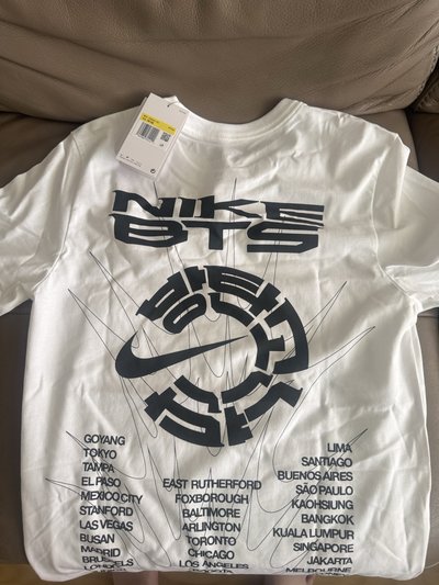 Nike x BTS 聯名白t （S）