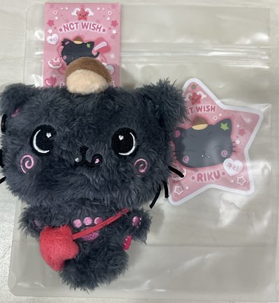 原皮Kuri+wichu全專+會員禮+Riku日巡吊飾&徽章