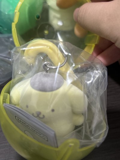 布丁狗植絨登山扣