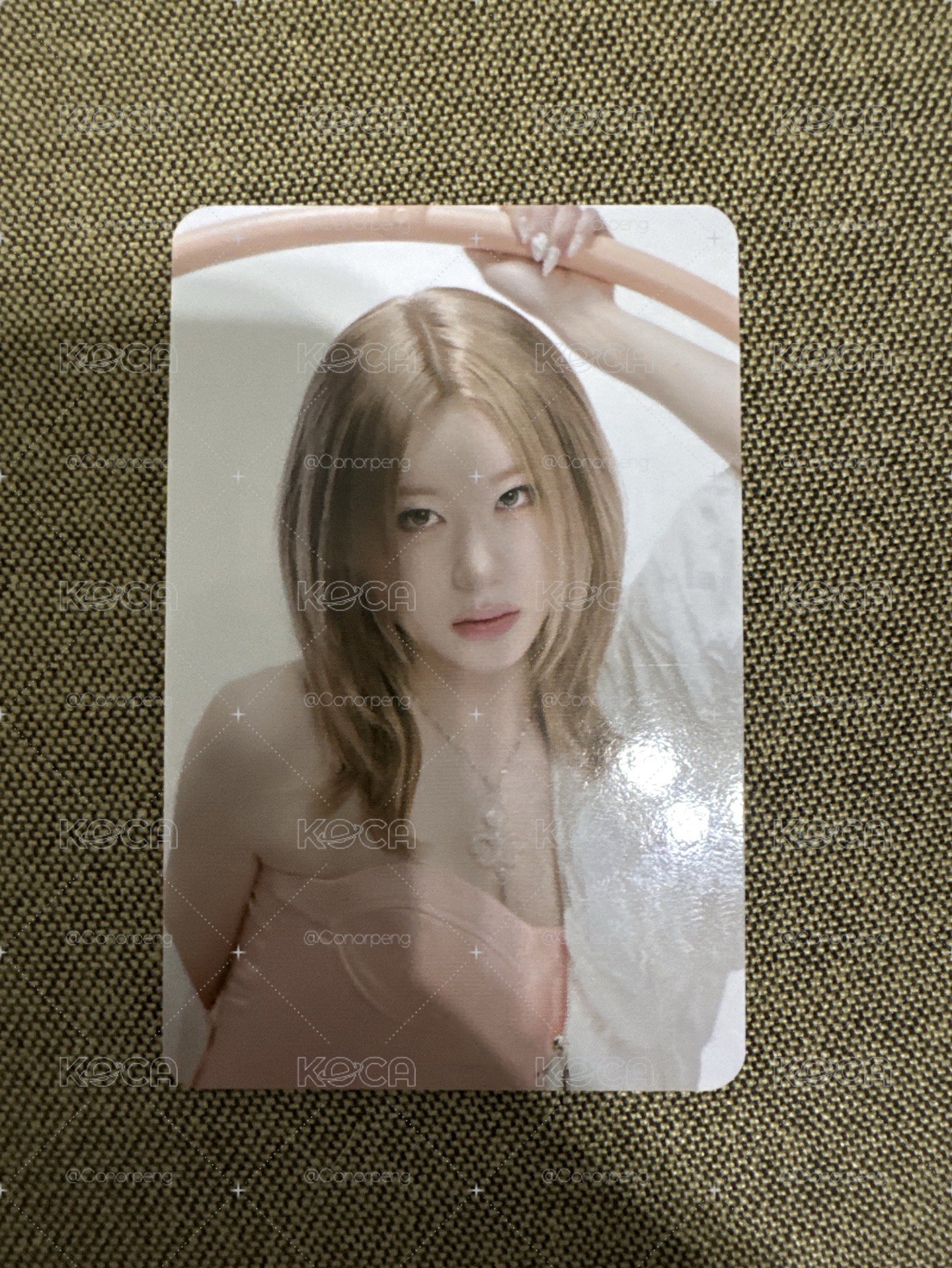 粉紅彩領