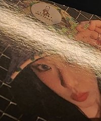 we go up專卡露19（正面有些凹痕 